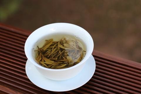 gaiwan gongfu tea steeping loose leaf tea
