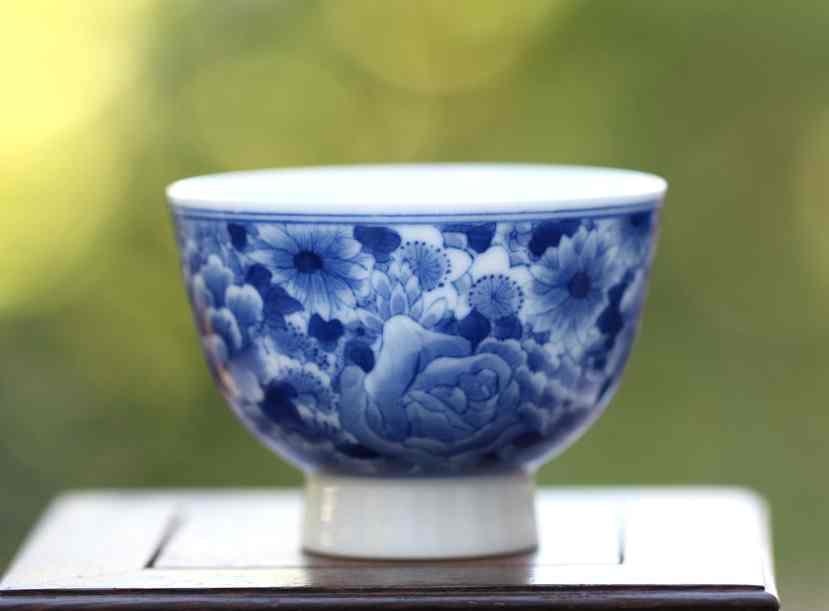 Jingdezhen Blue and White Porcelain Artisan Teacup Flower Bouquet