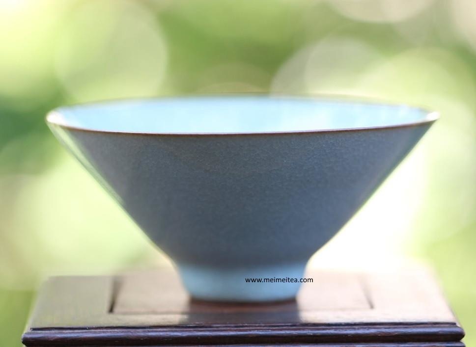 Celadon Tea Cup Geyao Kiln Longquan Qing Ci Fish’s Egg Nest Glaze