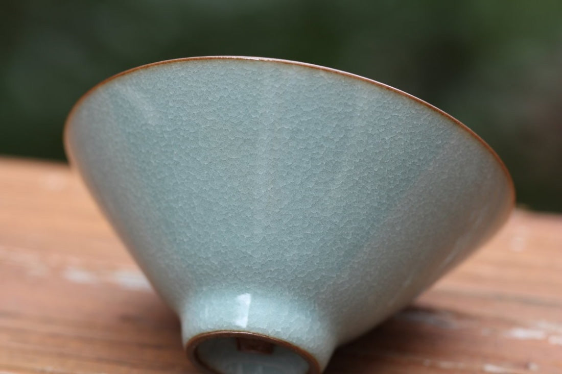 Celadon Tea Cup Geyao Kiln Longquan Qing Ci Fish’s Egg Nest Glaze