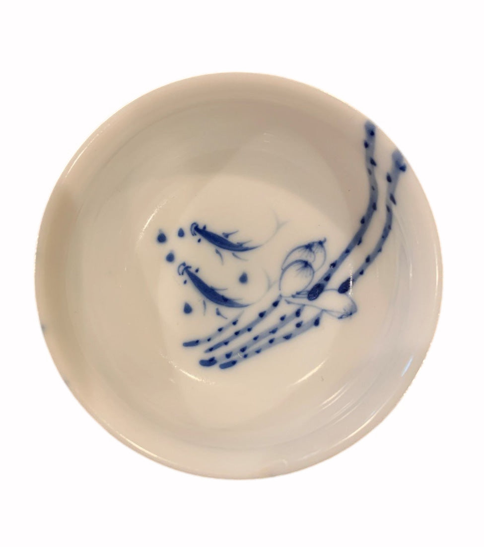 Jindezhen Blue and White Porcelain Fish and Lotus Tea Cup