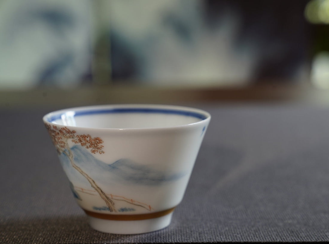 Jingdezhen Doucai Porcelain Gold Rim Teacup Autumn