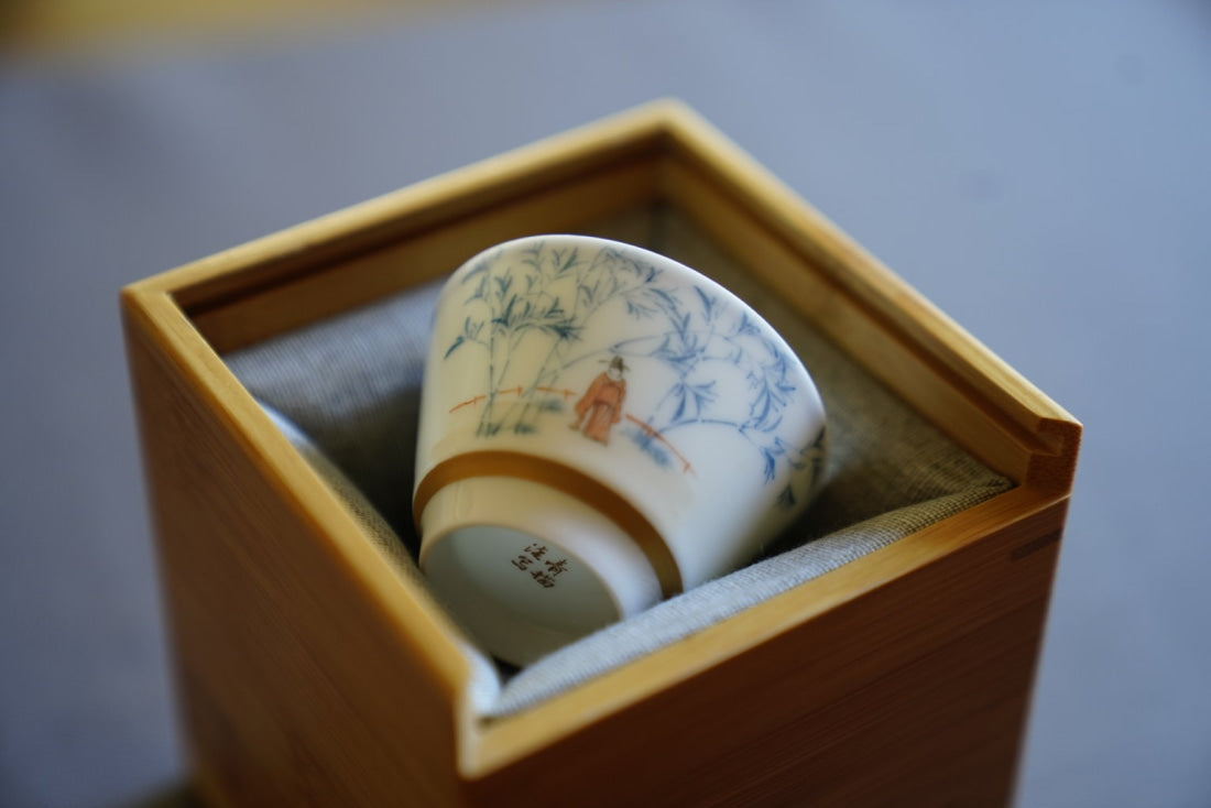 Jingdezhen Doucai Porcelain Gold Rim Teacup Autumn