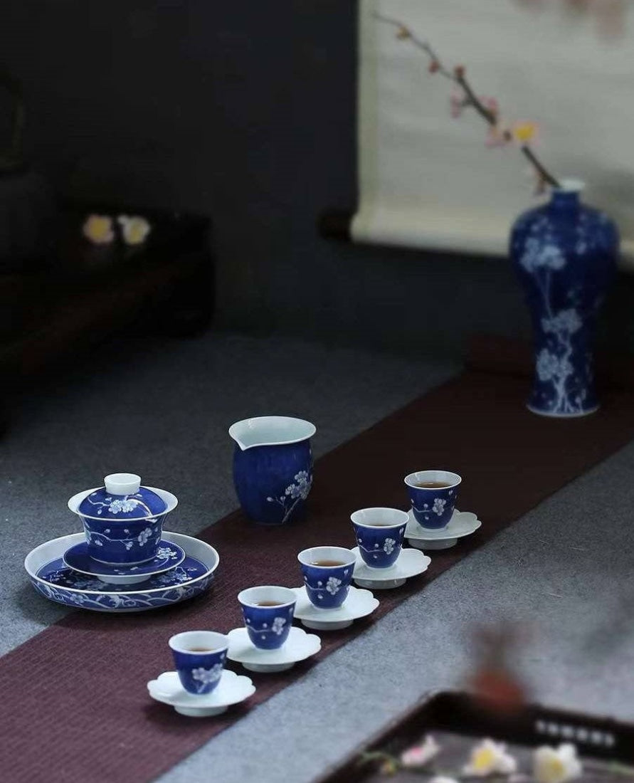 Jingdezhen Treasure Blue and White Porcelain Ice Plum Blossom Base Plate