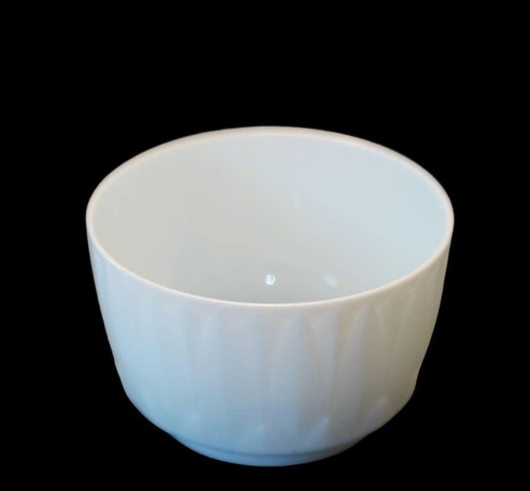 Jingdezhen Yingqing Porcelain Plantain Leaf Motif Curved Owner’s Tea Bowl