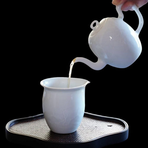 Jingdezhen Treasure Yingqing Porcelain Relief Teapot Beauty’s Shoulder