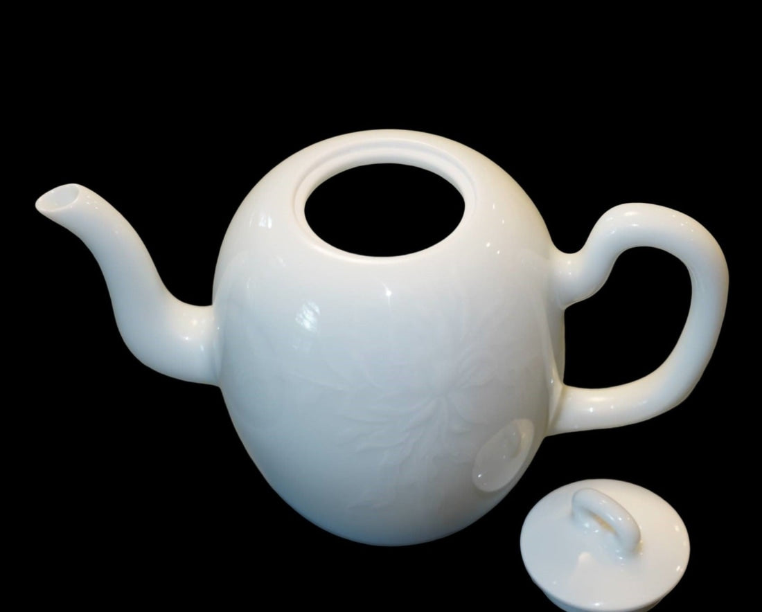 Jingdezhen Treasure Yingqing Porcelain Relief Teapot Beauty’s Shoulder