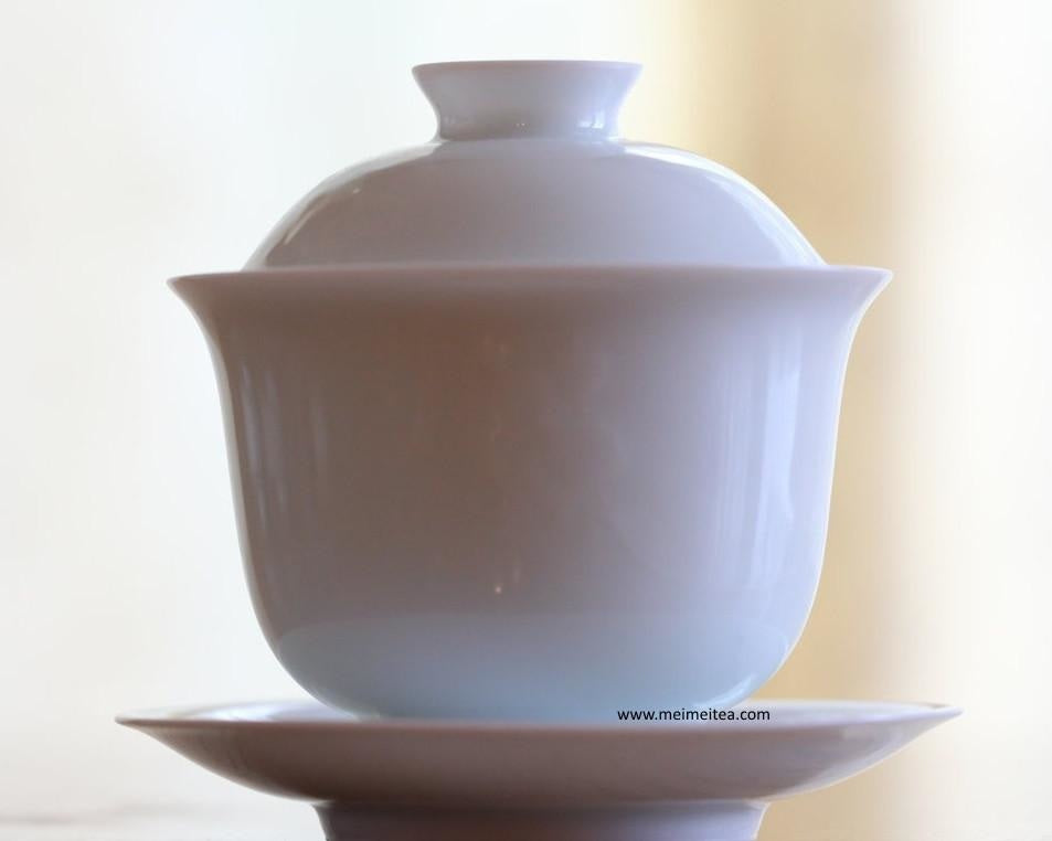 Treasure Yingqing White Porcelain Gaiwan Artisanal Relief Lotus 150ml