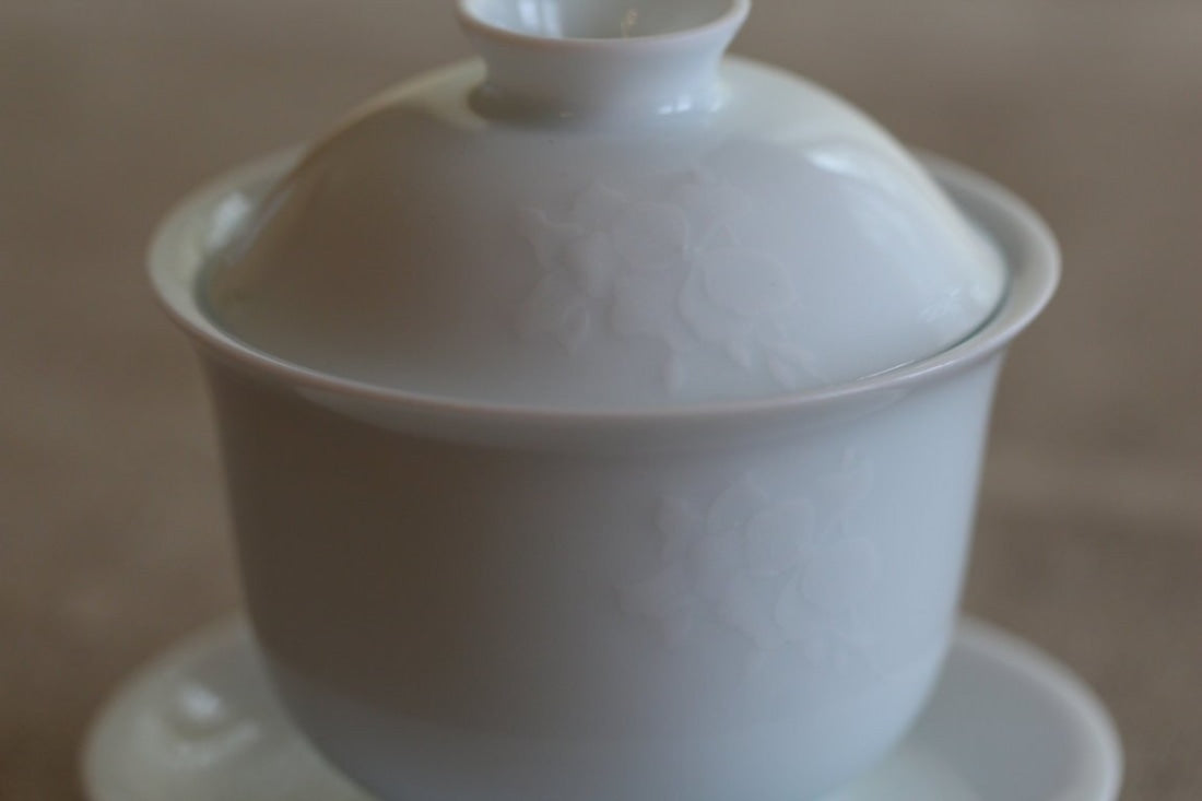 Treasure Yingqing White Porcelain Gaiwan Artisanal Relief Lotus 150ml