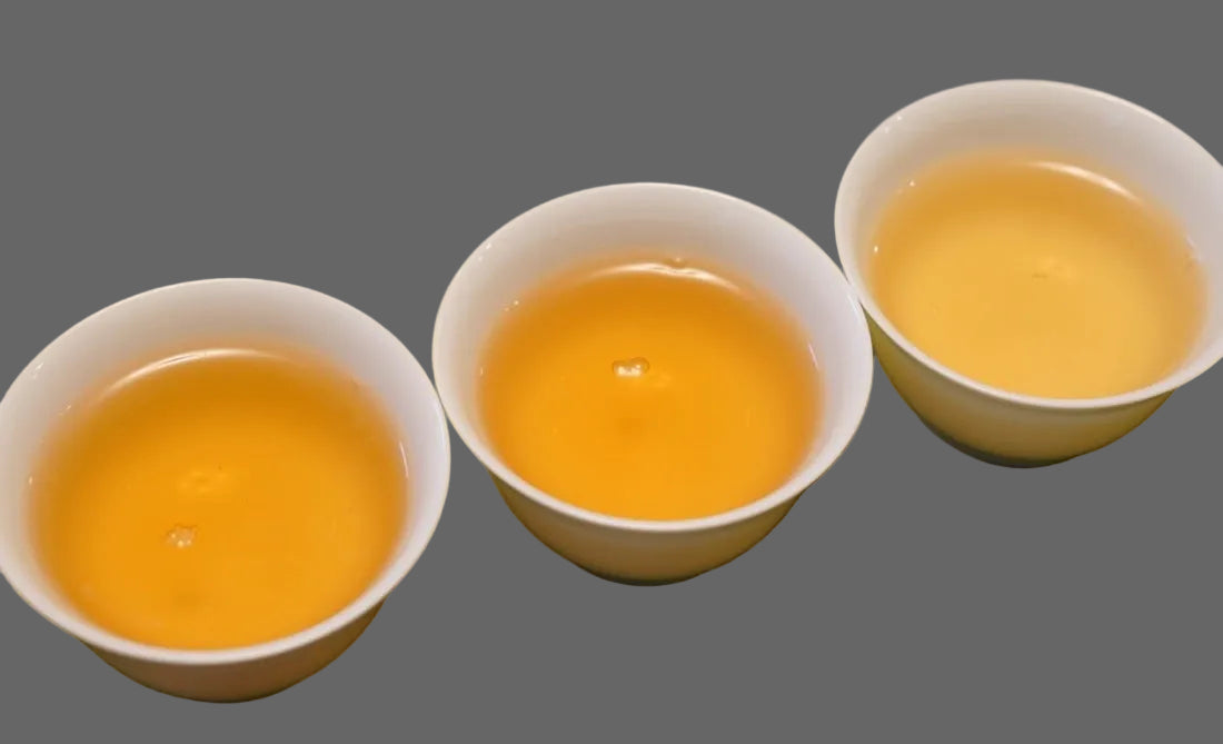 2013 Vintage Fuding White Peony Bai Mu Dan Cake Nature’s Beauty